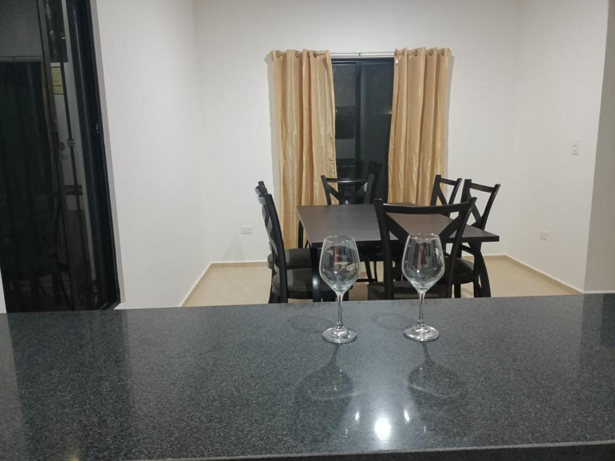 Hermosa Casa A 15 Minutos Del Aeropueto De Cancun En Exclusivo Fraccionamiento Residencial Luaran gambar